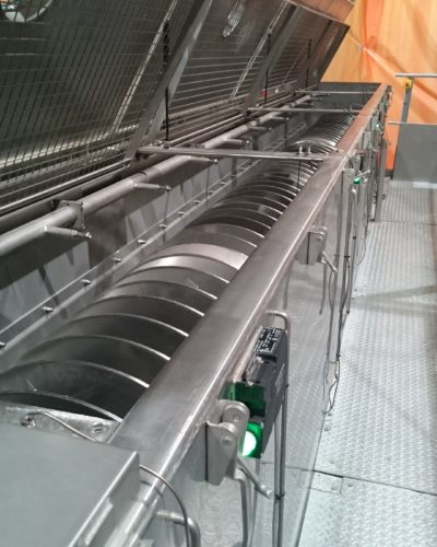 electrically heated screw conveyor for bulks and powders