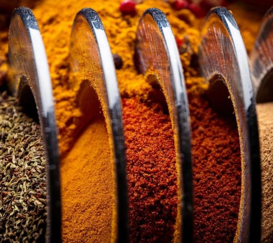 vis-avec-epices_IA-1